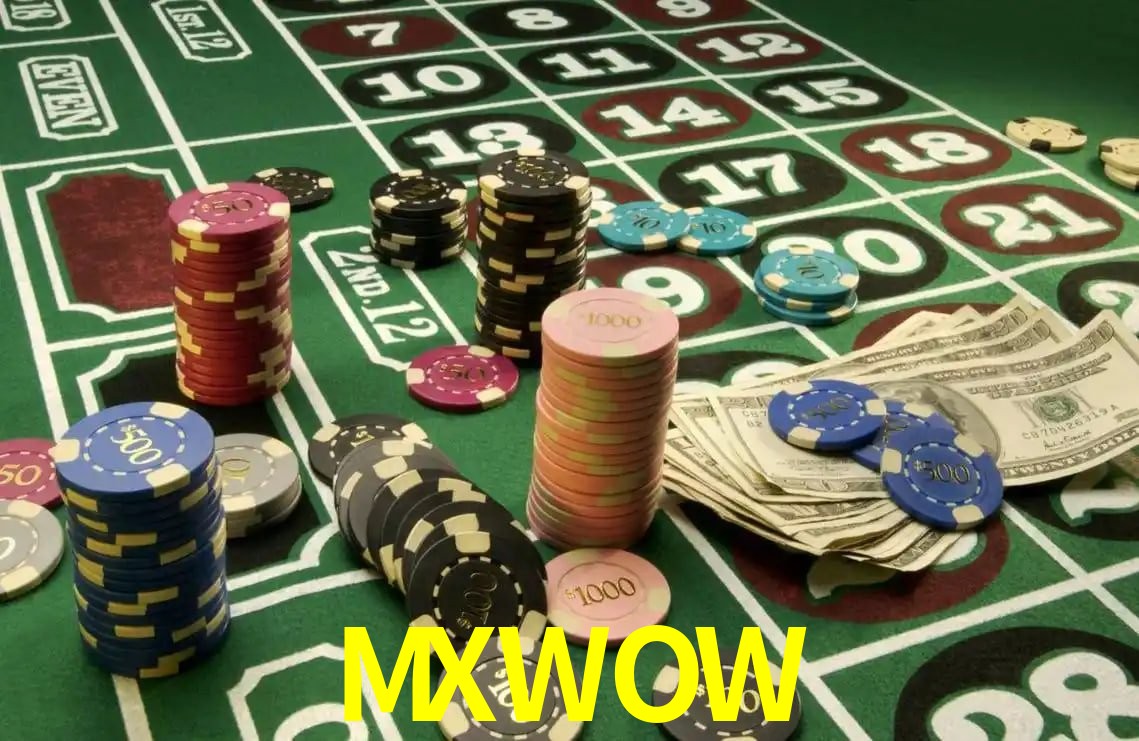 Interfaz de la app móvil MXWOW en un smartphone moderno